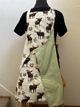 Load image into Gallery viewer, Moose on Map of USA - Adult and Tiny Aprons
